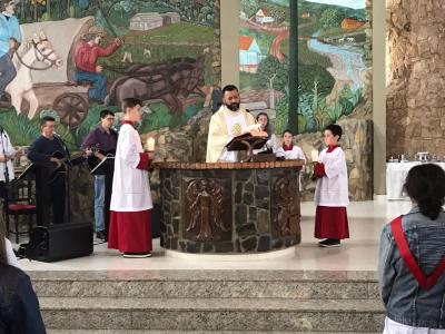 Missa dos Movimentos Marianos foi a 2Âª celebraÃ§Ã£o do dia no SantuÃ¡rio de Laranjeiras do Sul (12/10)